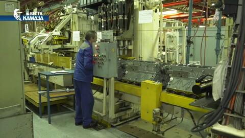 卡玛兹发动机厂 现代化R6发动机装配线配备新型螺母扳手，提升装配精度与效率